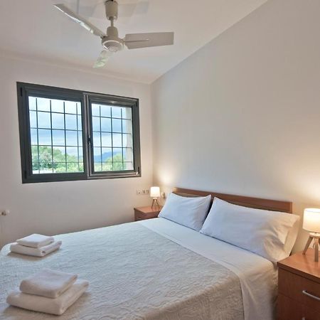Hostal La Salut De Terrades Экстерьер фото