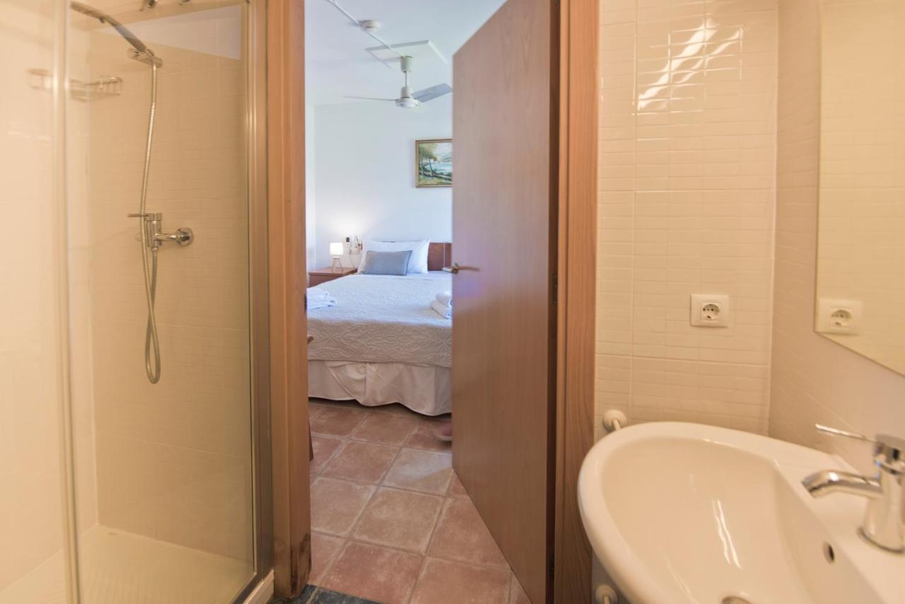 Hostal La Salut De Terrades Экстерьер фото