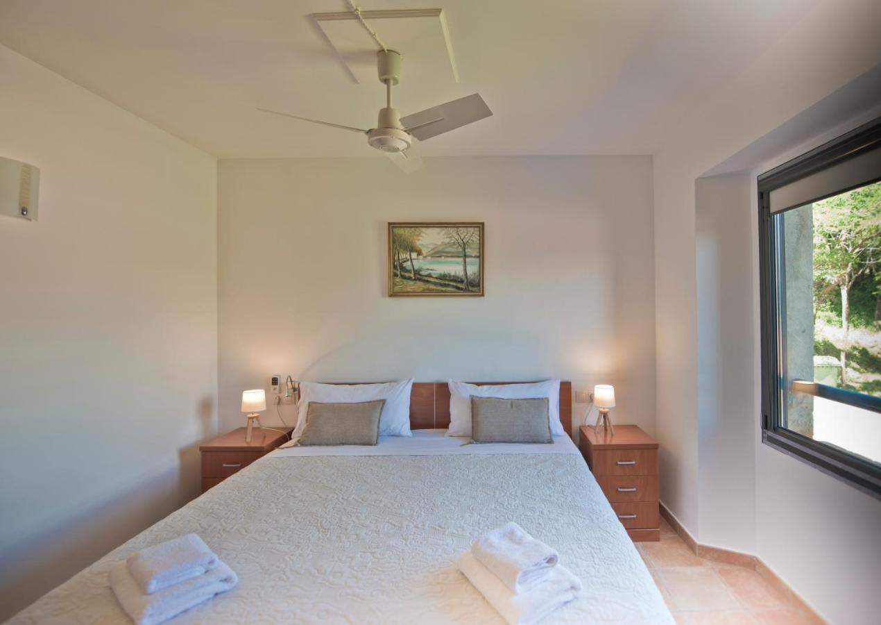 Hostal La Salut De Terrades Экстерьер фото