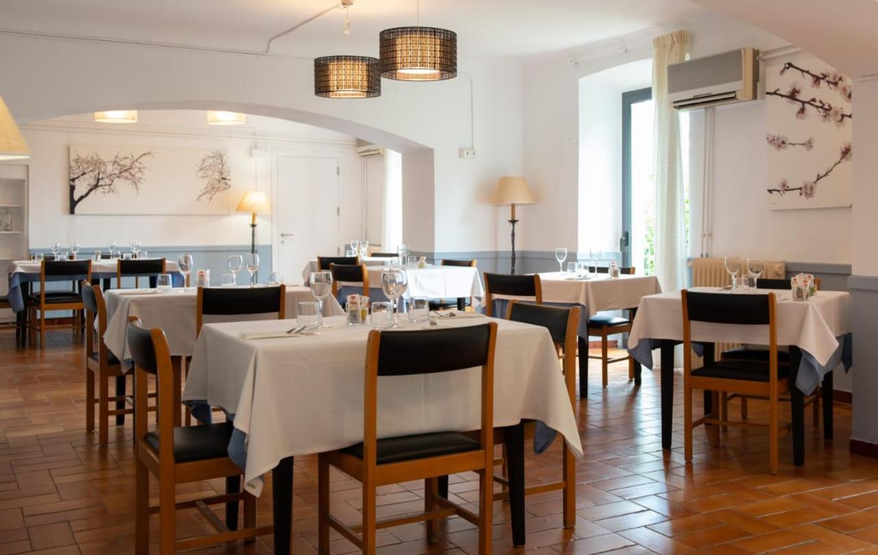 Hostal La Salut De Terrades Экстерьер фото