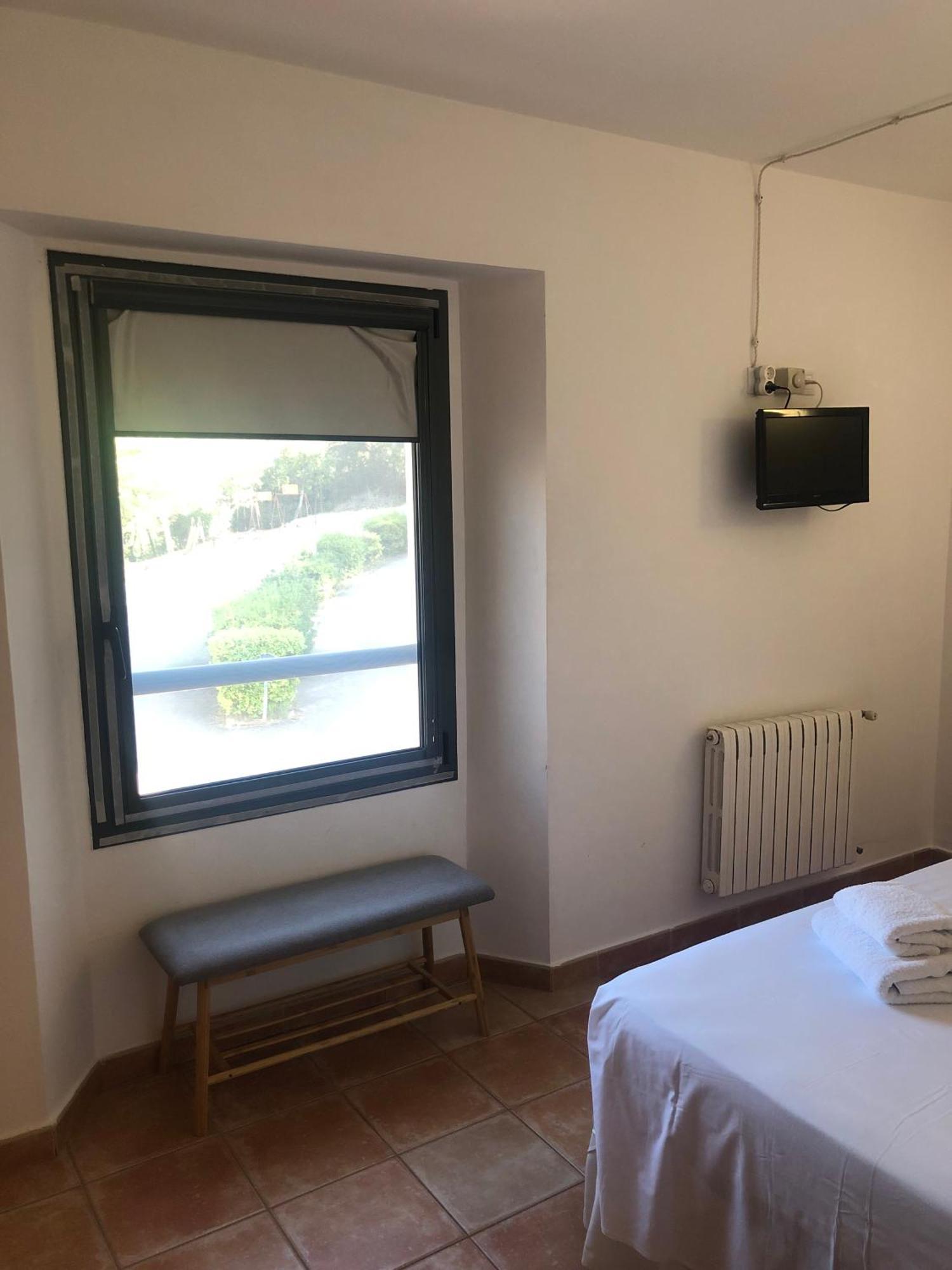 Hostal La Salut De Terrades Экстерьер фото