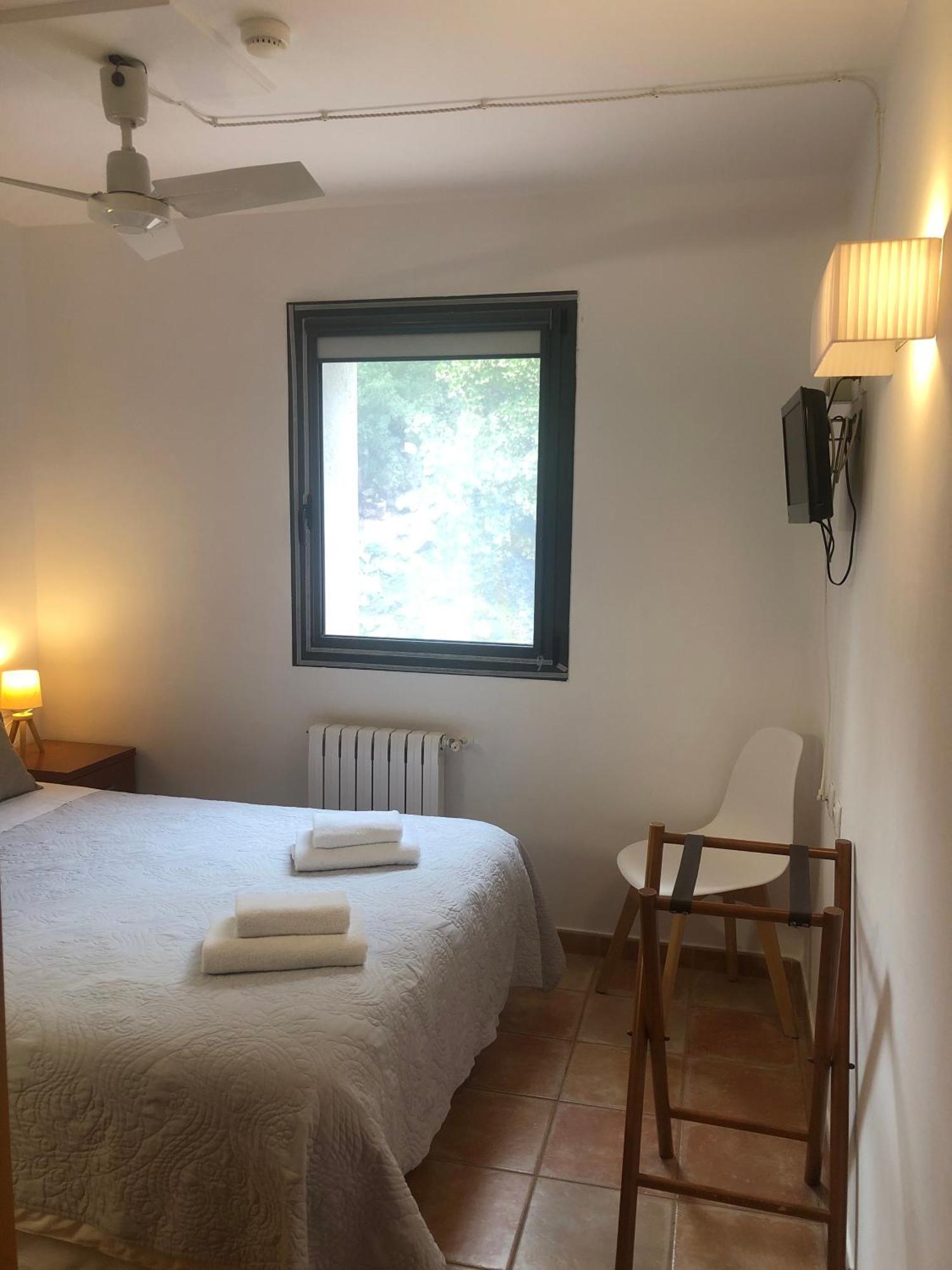 Hostal La Salut De Terrades Экстерьер фото