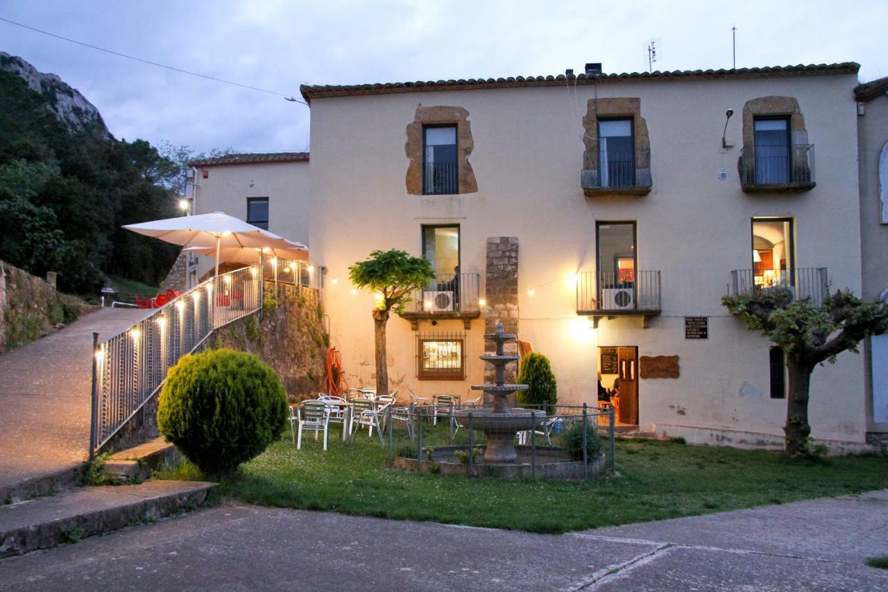 Hostal La Salut De Terrades Экстерьер фото